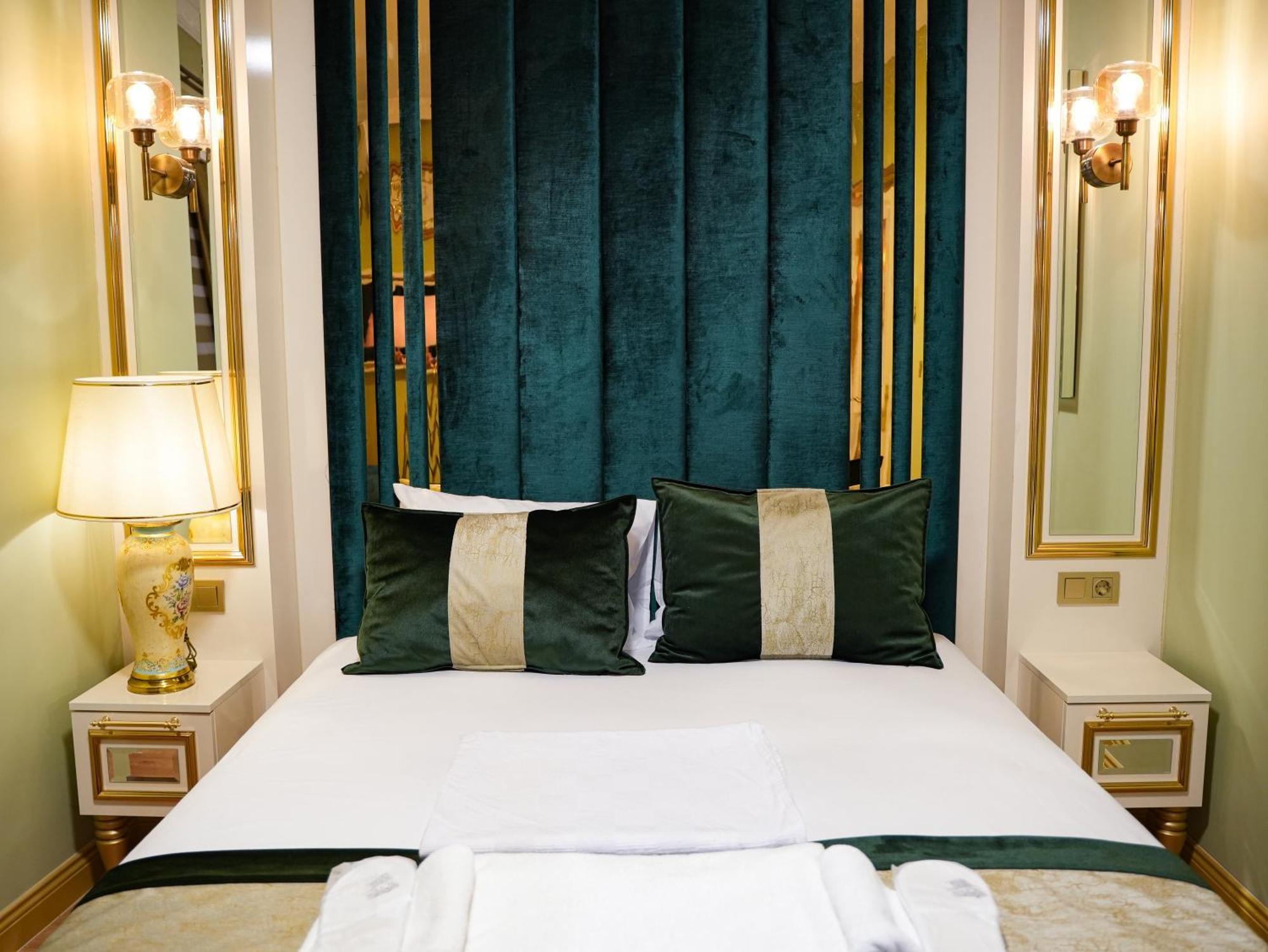 Whitemoon Hotel Suites Taksim Isztambul Kültér fotó