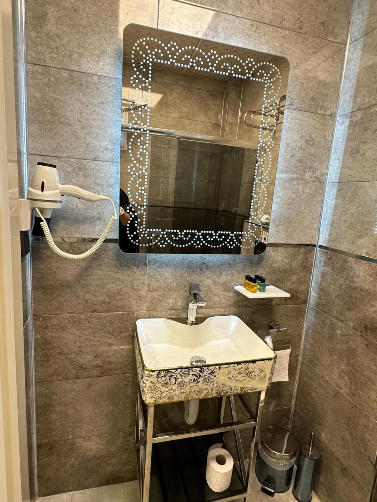 Whitemoon Hotel Suites Taksim Isztambul Kültér fotó