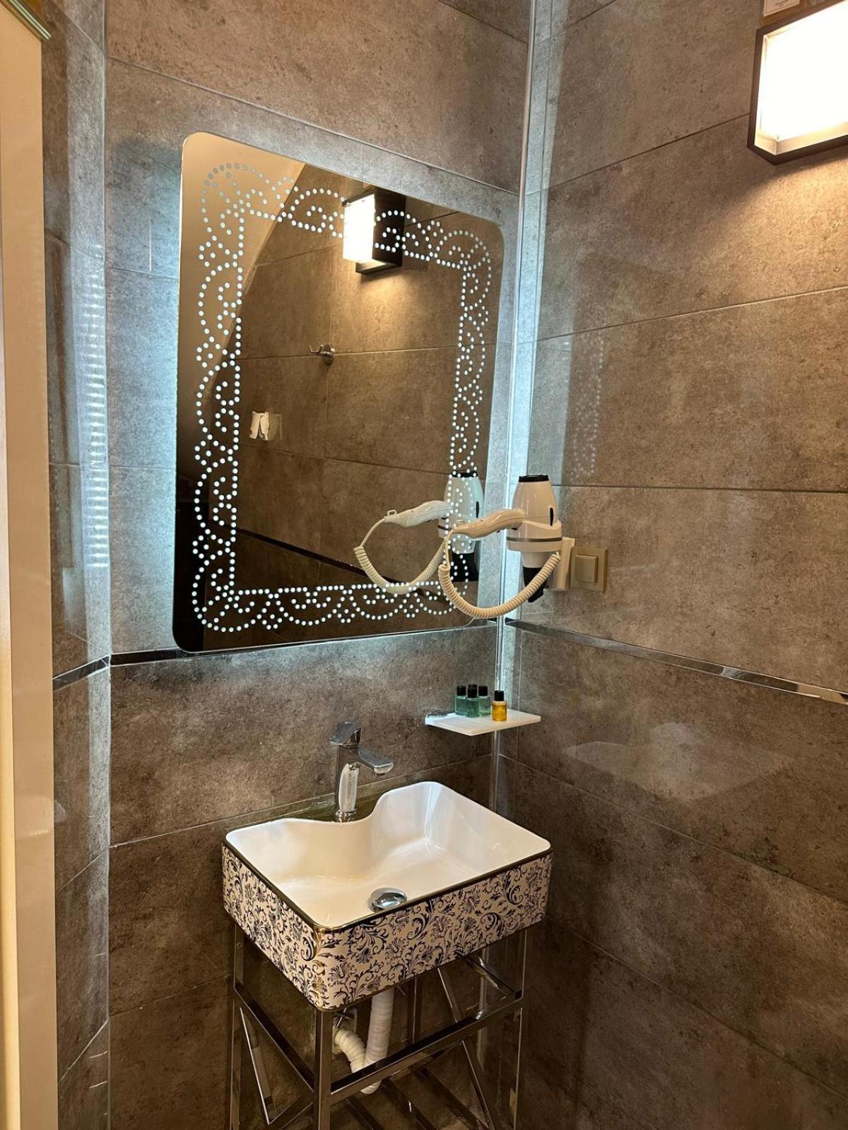 Whitemoon Hotel Suites Taksim Isztambul Kültér fotó